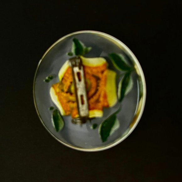 Vintage Yellow Rose Lucite Pin, 1950s Floral Brooch, Clear Casing, Texas Flower - Picture 3 of 4